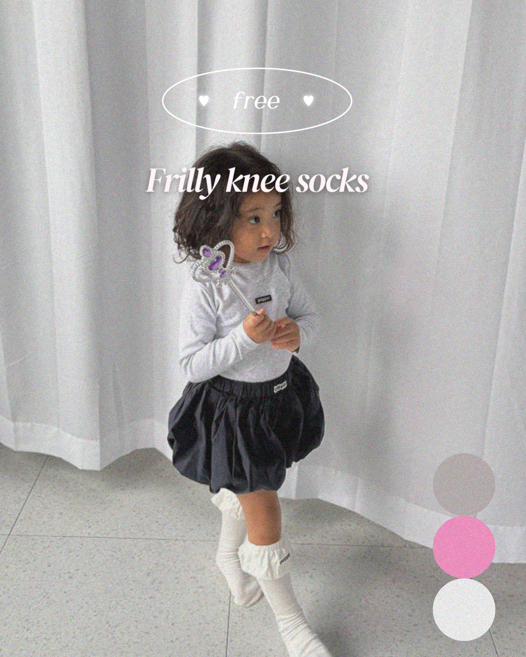 Frilly knee socks / pepper