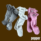 Frilly knee socks / pepper