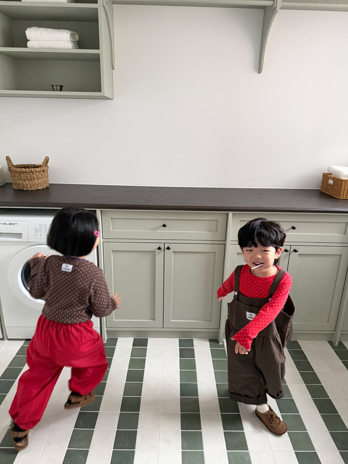 Mischievous Overalls / pie