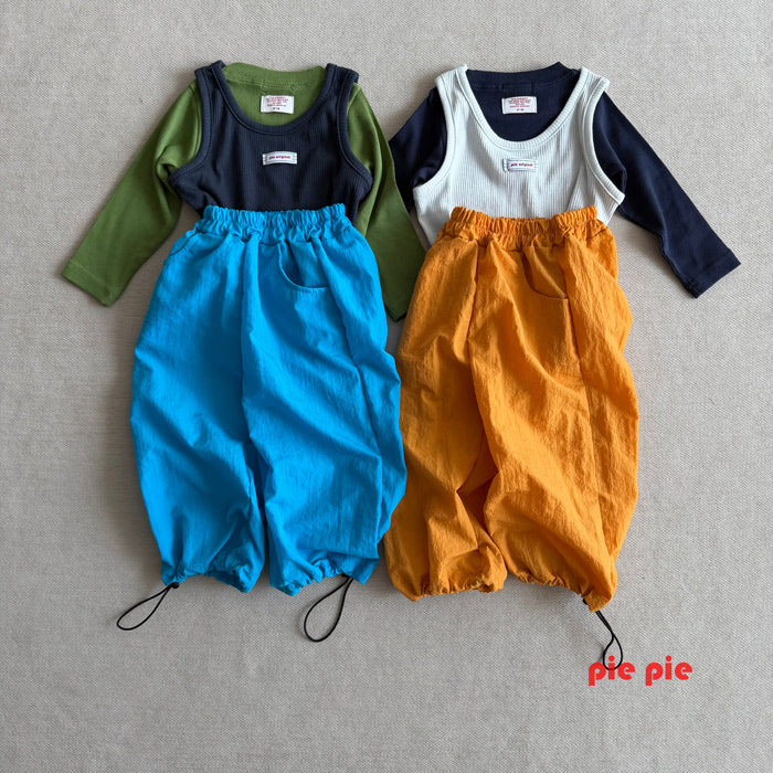 Balloon string pants / pie