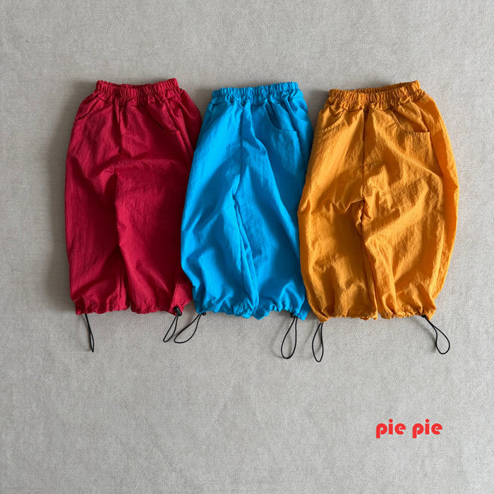 Balloon string pants / pie