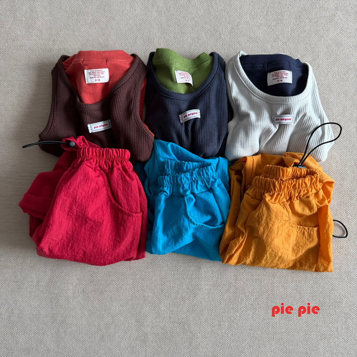 Balloon string pants / pie