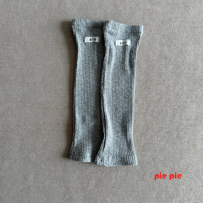 Leg warmers / pie